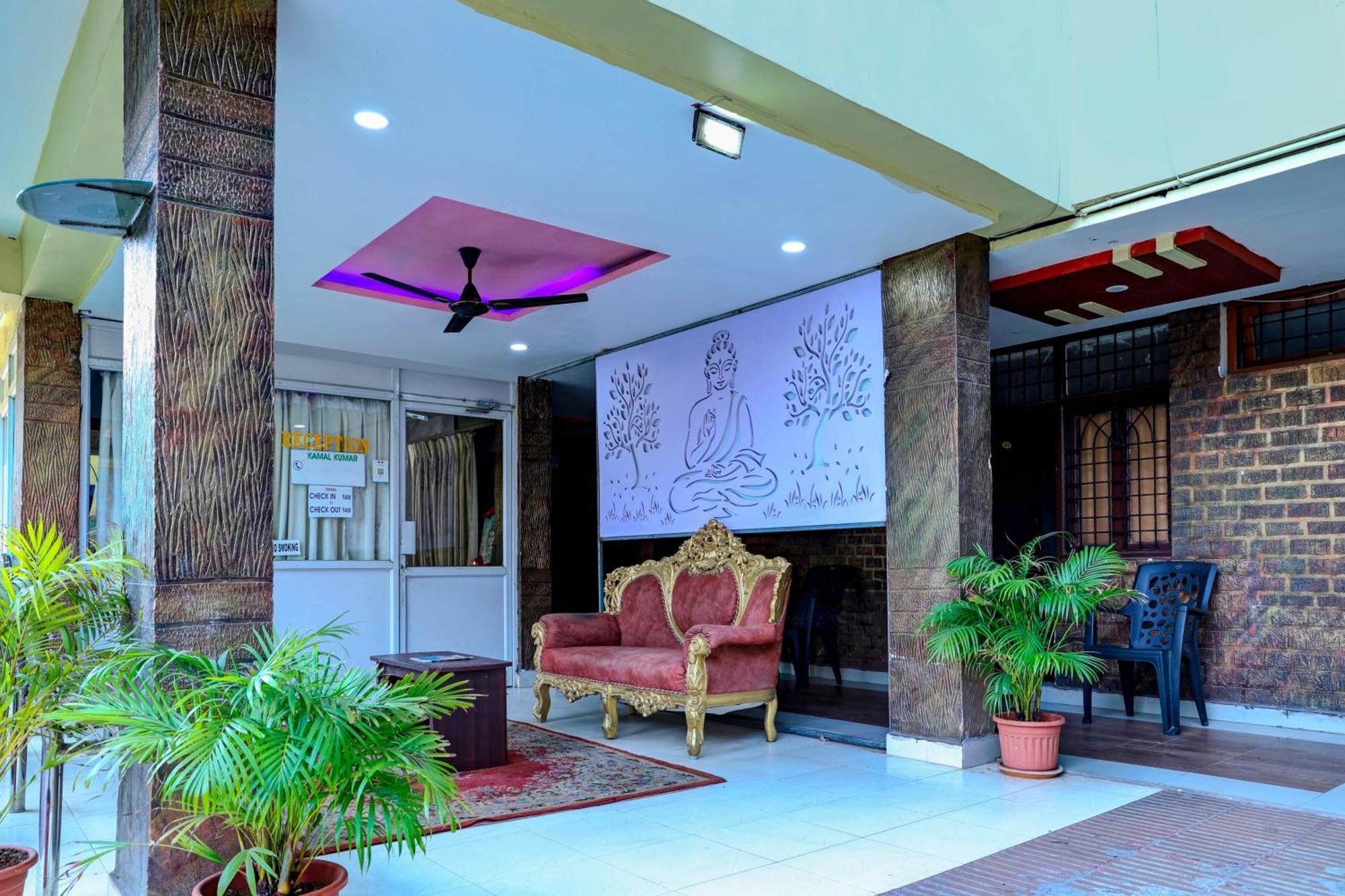 Oyo Royal Visakha Beach Guest House Visakhapatnam Exterior foto