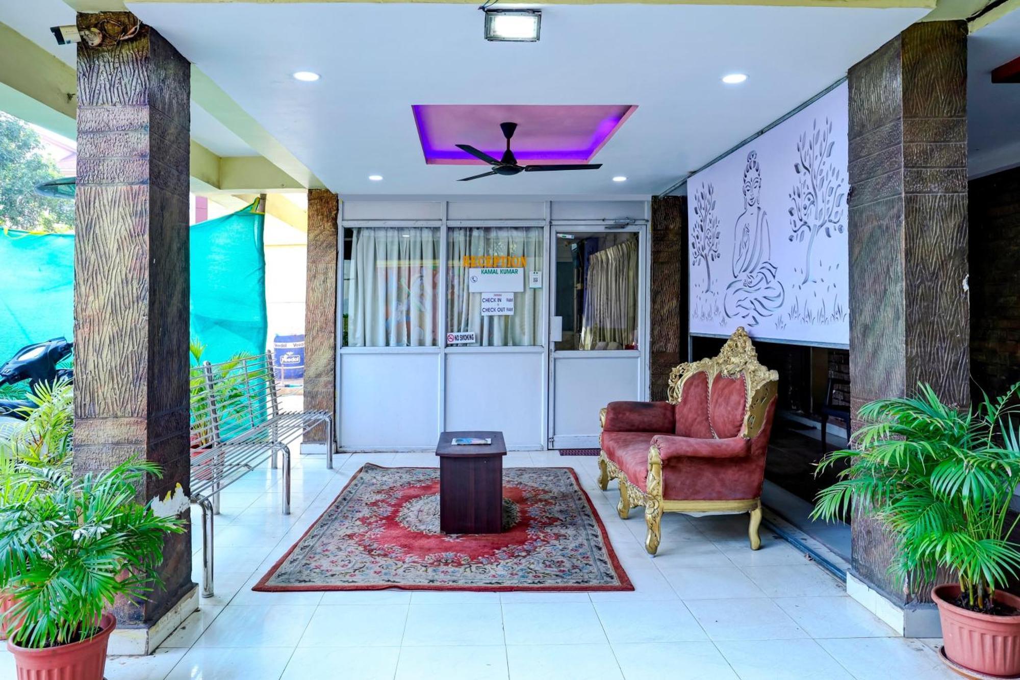Oyo Royal Visakha Beach Guest House Visakhapatnam Exterior foto