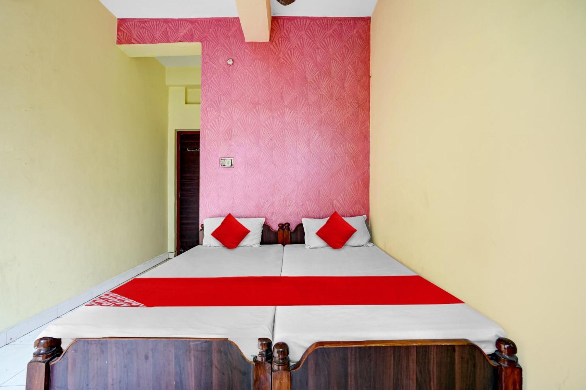 Oyo Royal Visakha Beach Guest House Visakhapatnam Exterior foto