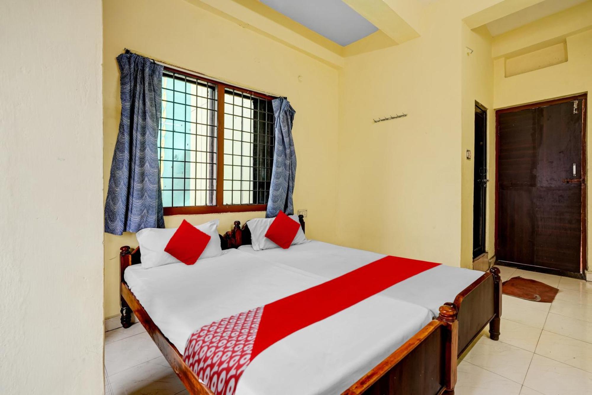 Oyo Royal Visakha Beach Guest House Visakhapatnam Exterior foto