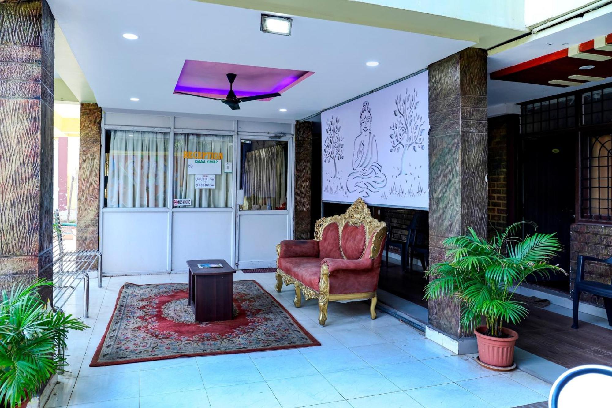 Oyo Royal Visakha Beach Guest House Visakhapatnam Exterior foto